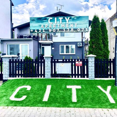 City Apartment Sturovo Luaran gambar