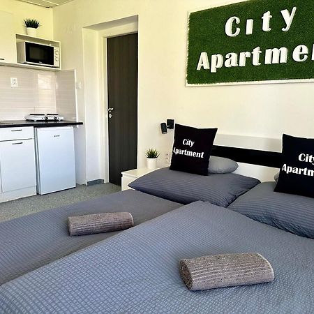 City Apartment Sturovo Luaran gambar