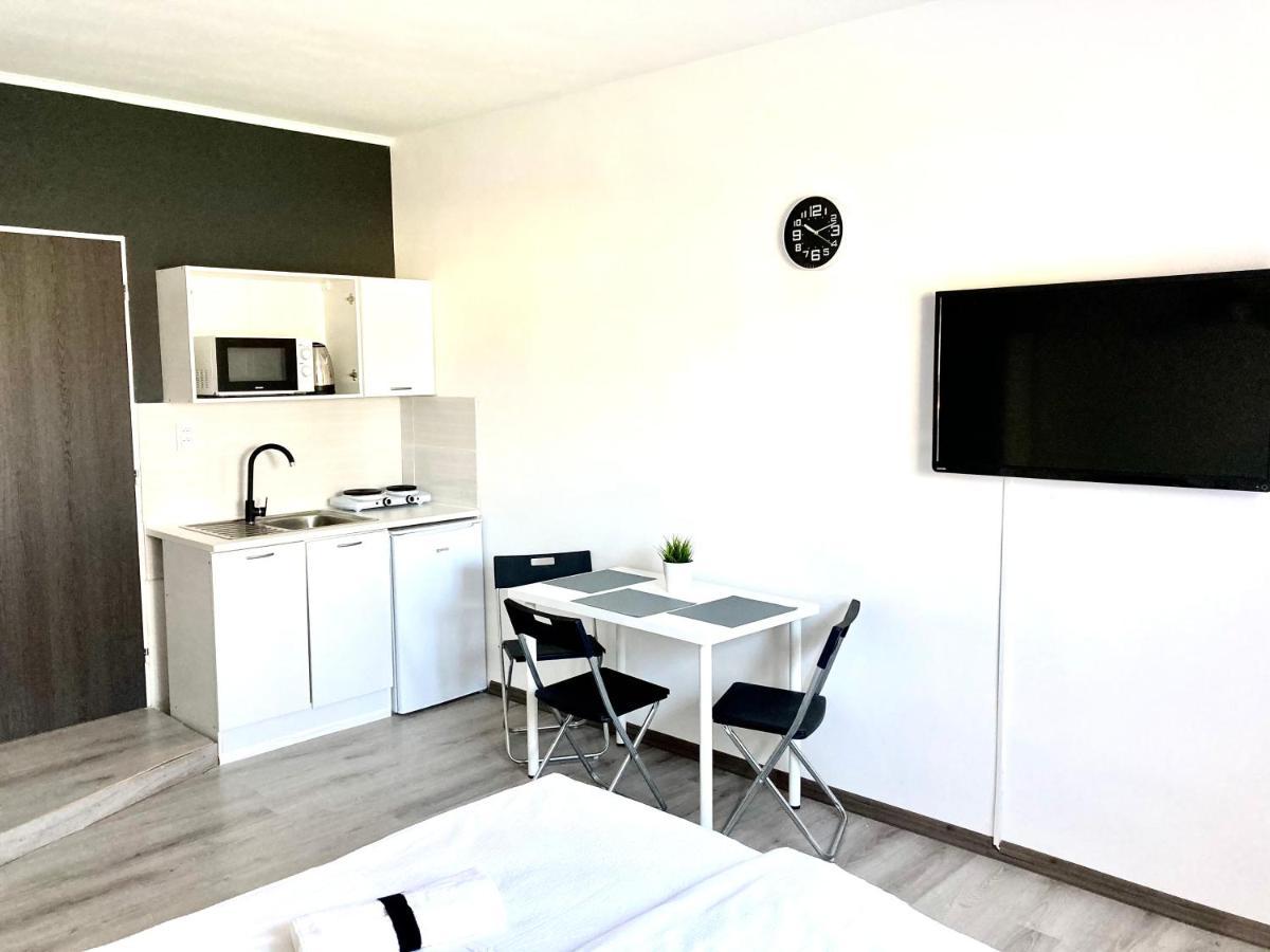 City Apartment Sturovo Luaran gambar