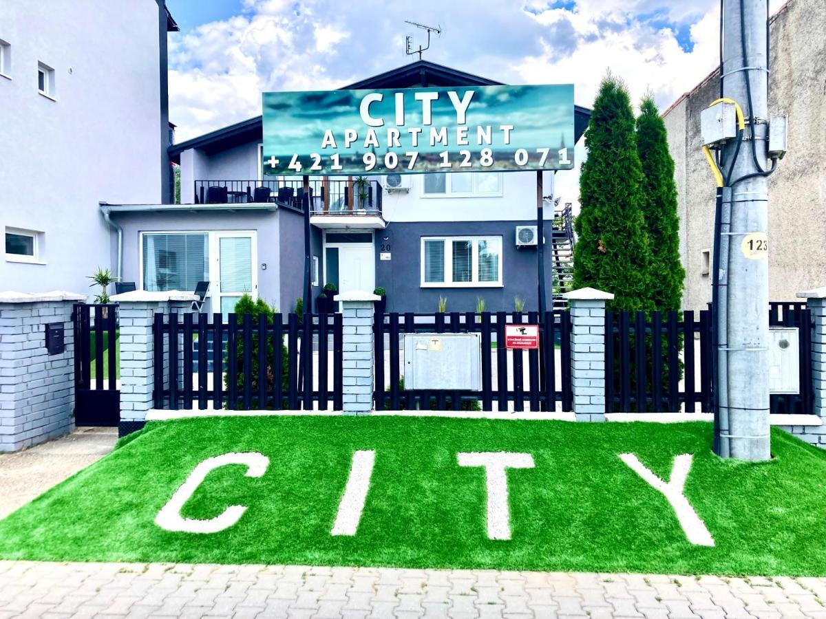 City Apartment Sturovo Luaran gambar