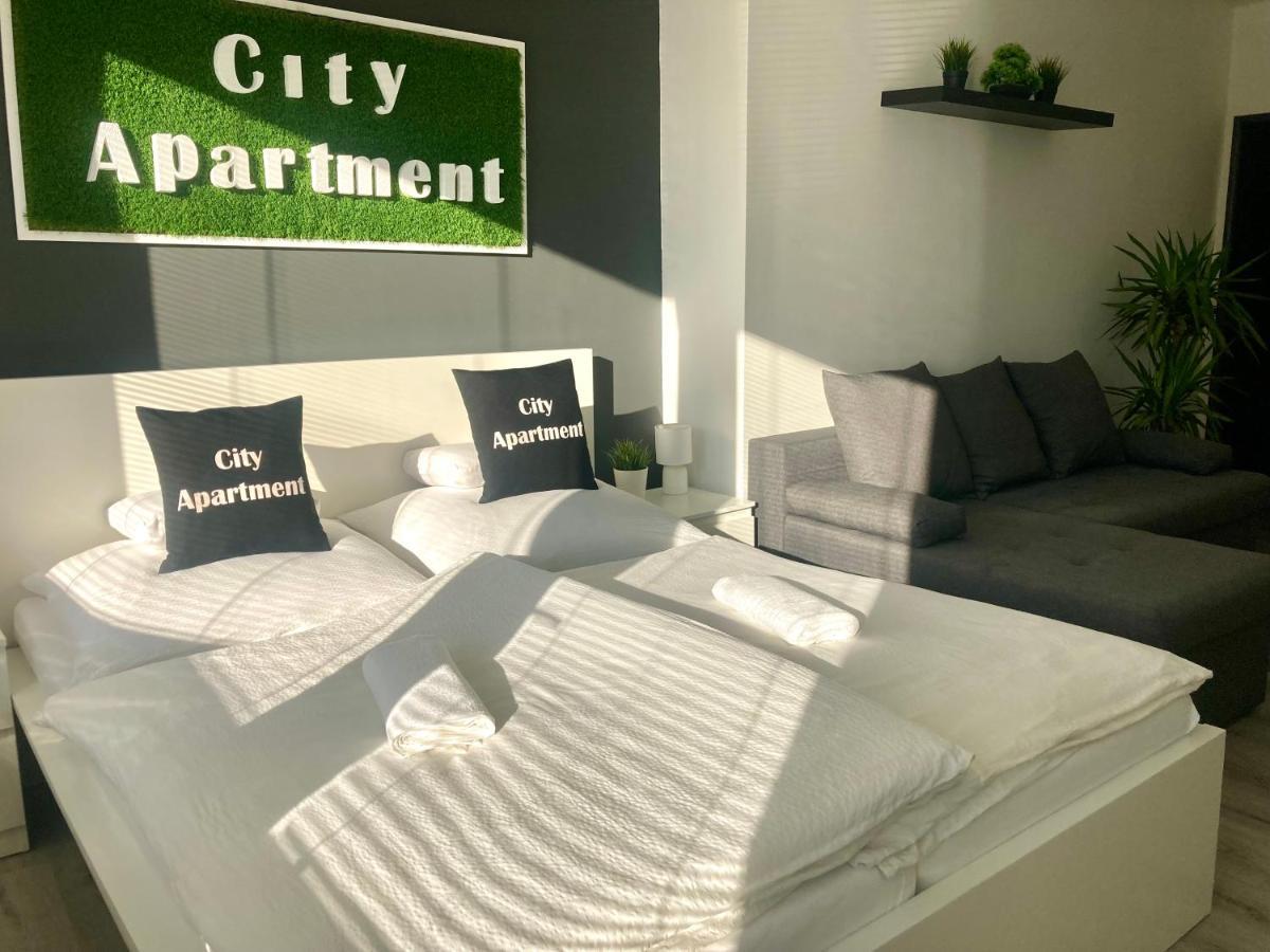 City Apartment Sturovo Luaran gambar