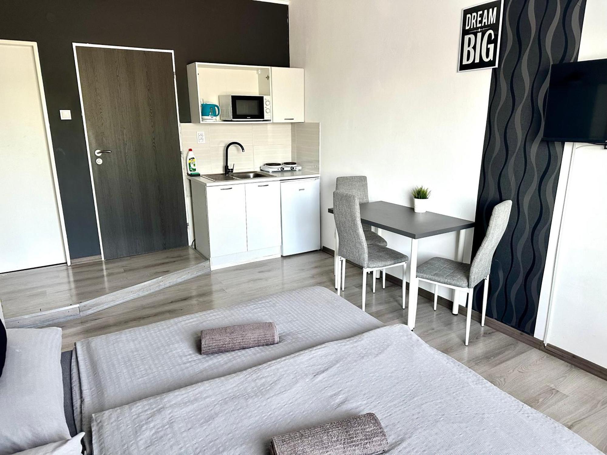 City Apartment Sturovo Luaran gambar