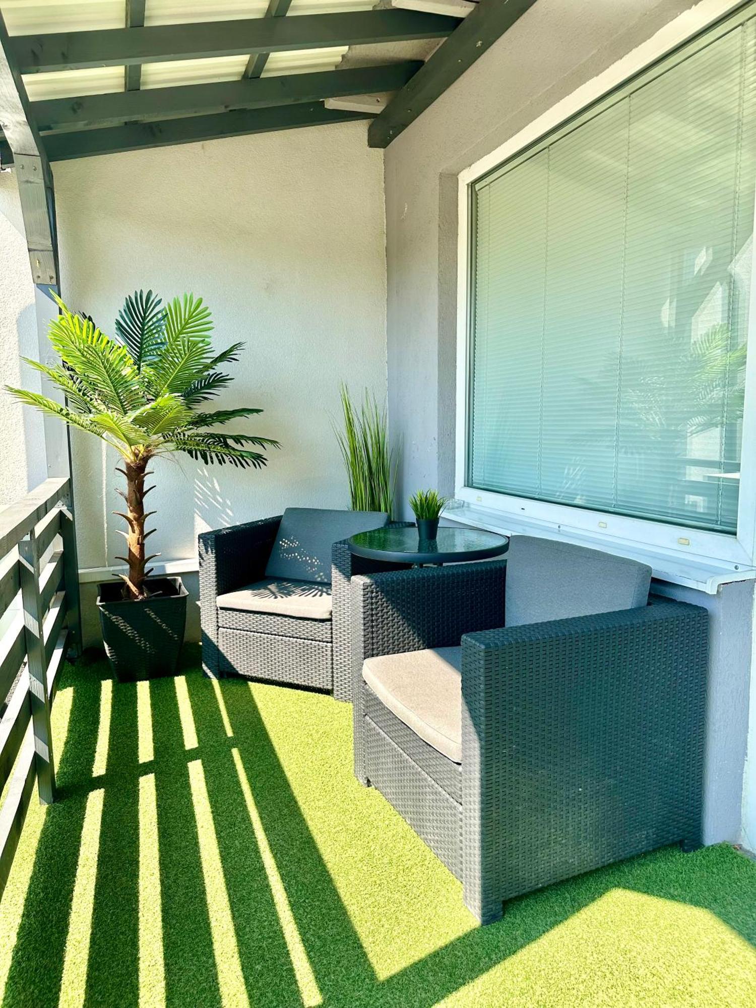 City Apartment Sturovo Luaran gambar