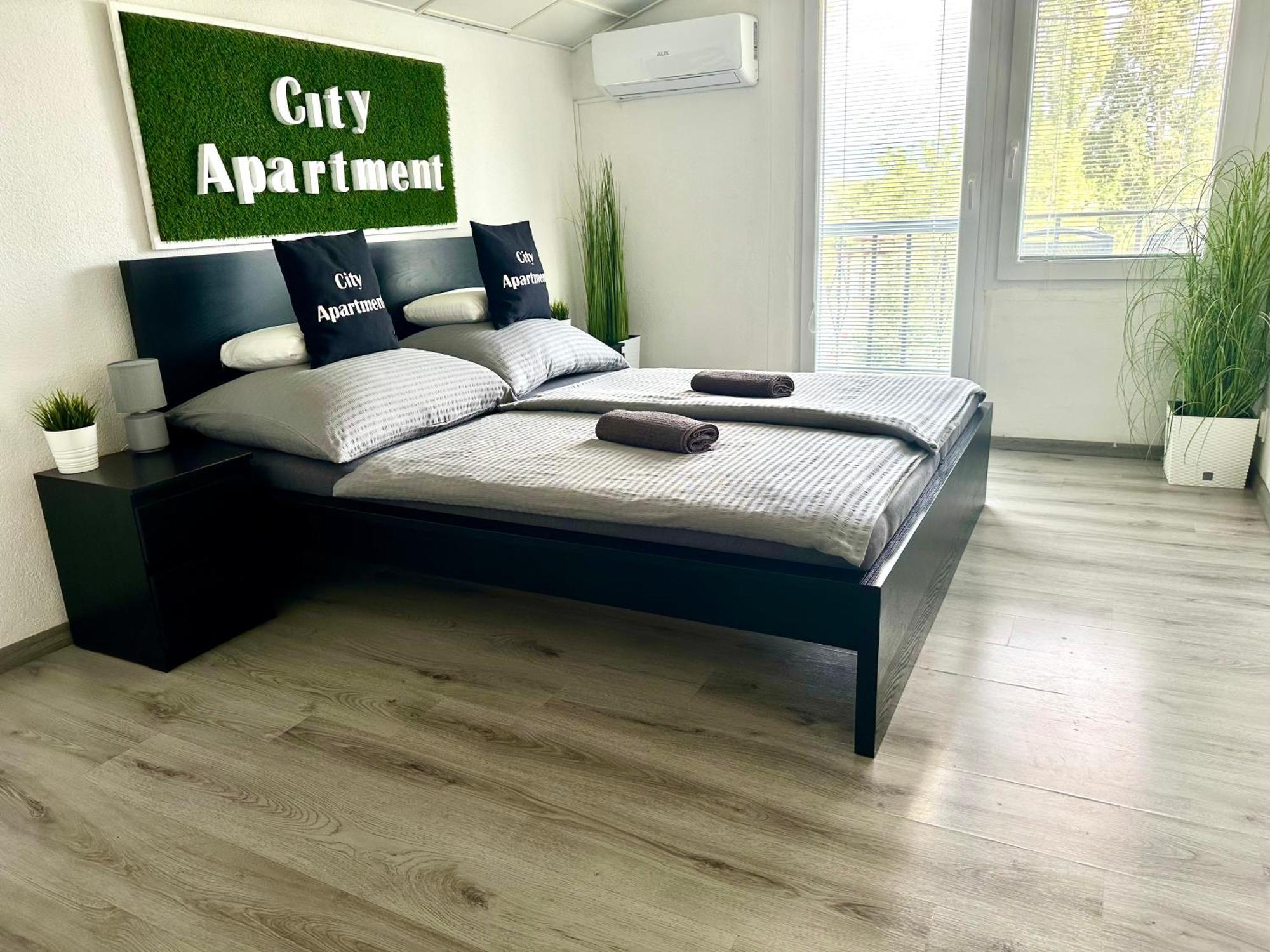 City Apartment Sturovo Luaran gambar