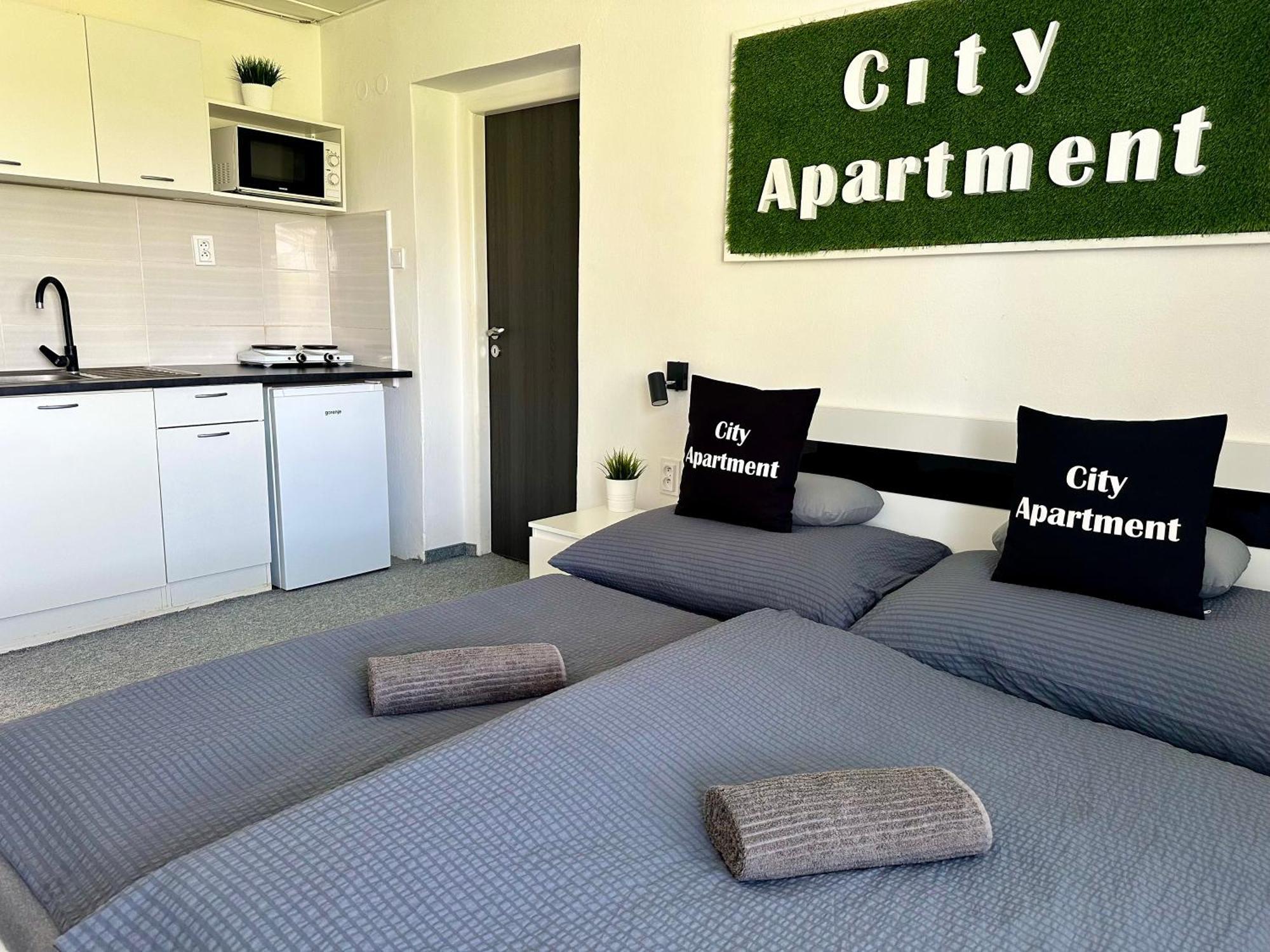 City Apartment Sturovo Luaran gambar
