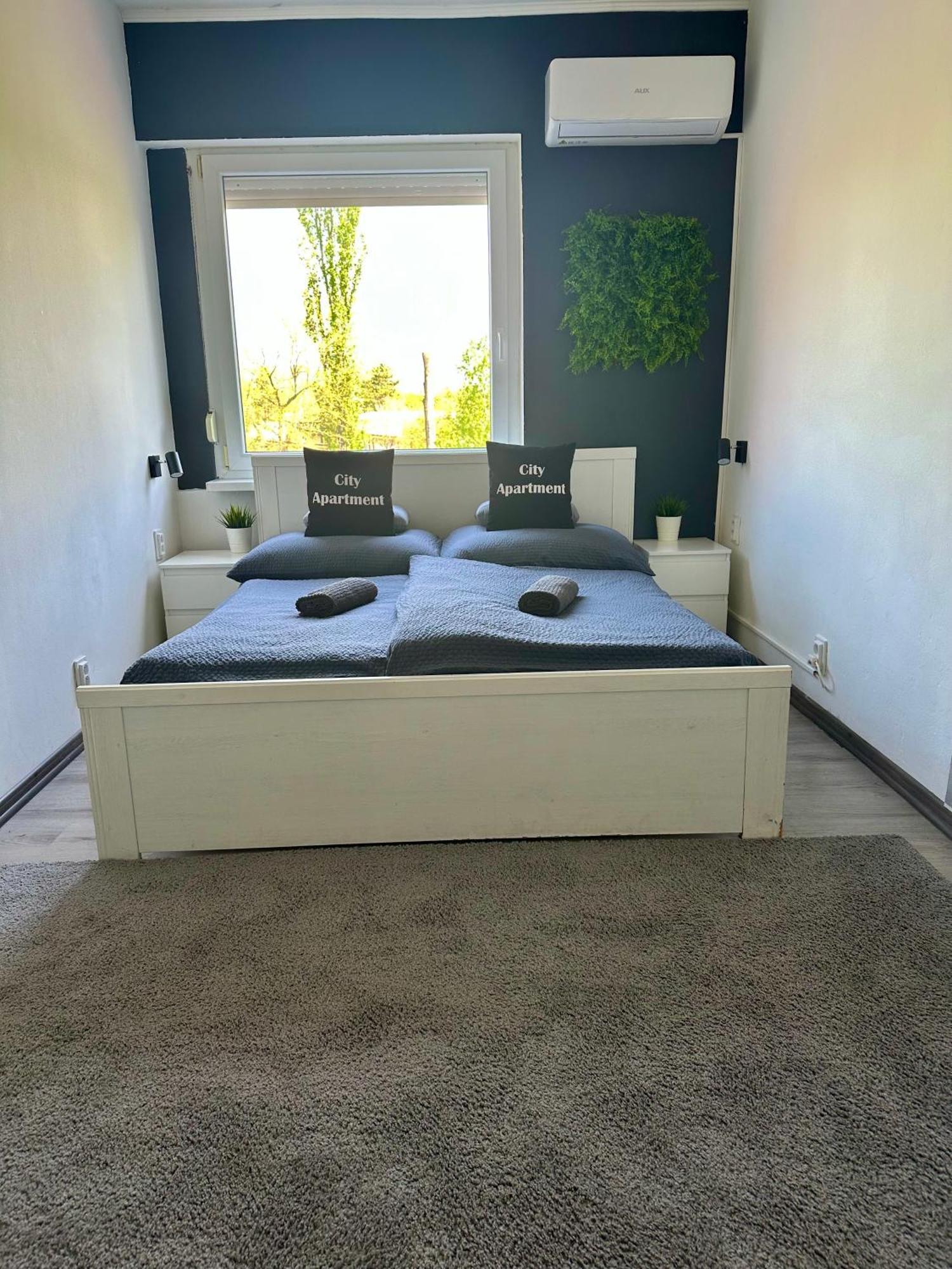 City Apartment Sturovo Luaran gambar