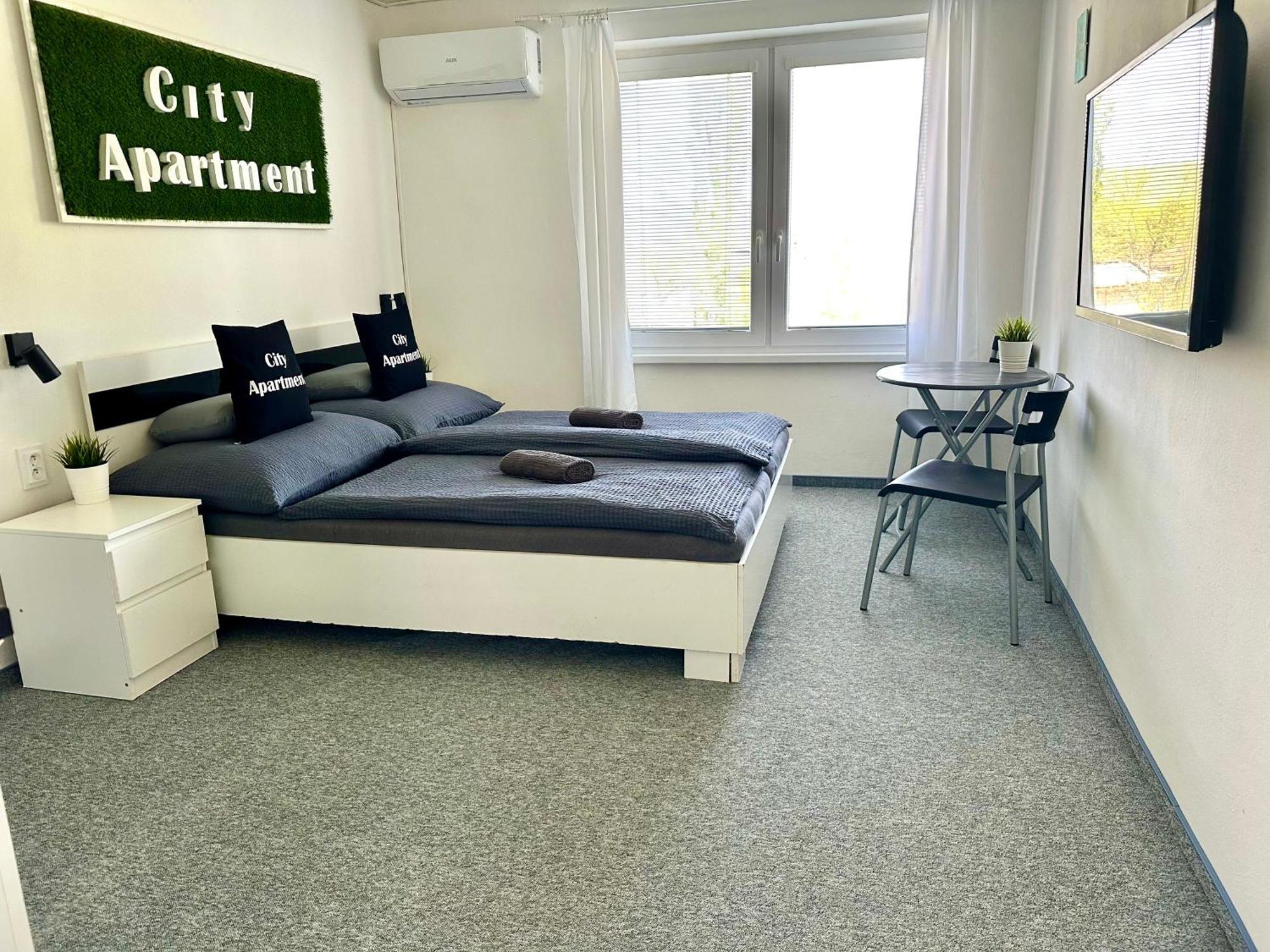 City Apartment Sturovo Luaran gambar